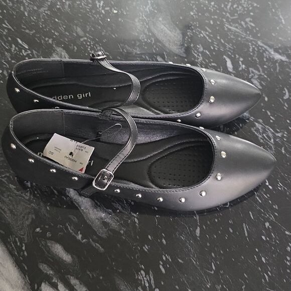BRAND NEW MADDEN GIRL STUDDED WOMEN'S FLAT G1 - Picture 4 of 16